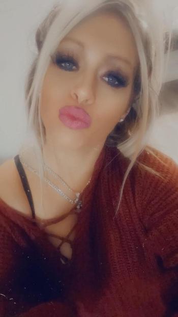 Tomi, 28  female escort, Carbondale