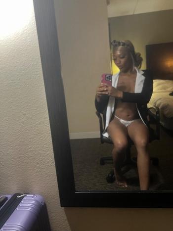 Cherry, 22  female escort, Carbondale
